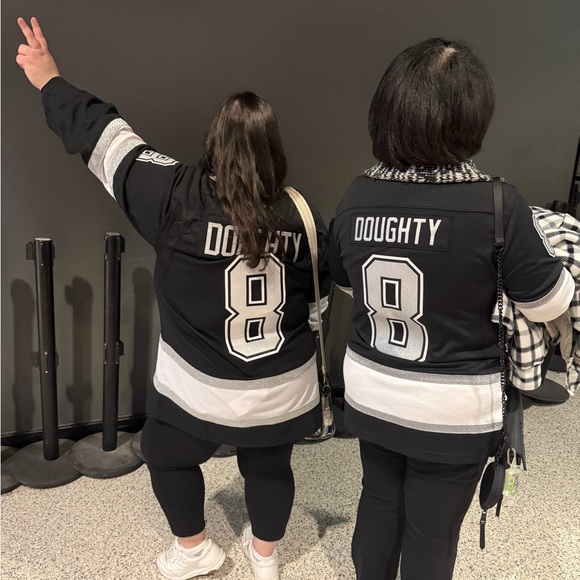 GOING LIVE @lauradosaj Come hang out! Lots of deals! - Picture 14 of 15